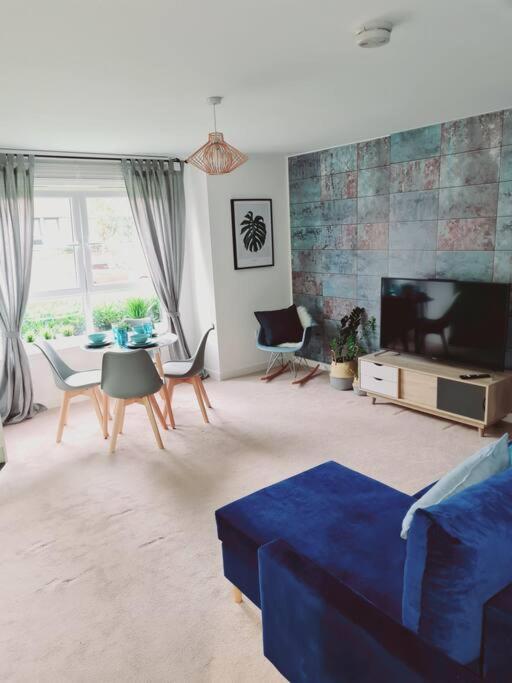 Stylish 2 Bedroom Apartment / Free Gated Parking غلاسغو المظهر الخارجي الصورة